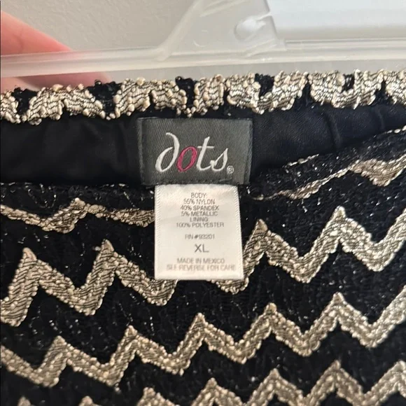 Black and Cream Zigzag Skirt - Picture 3 of 4